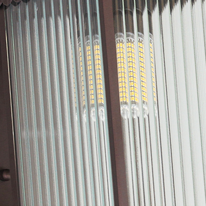 Utomhusvägglampa med rektangulär retrohölje