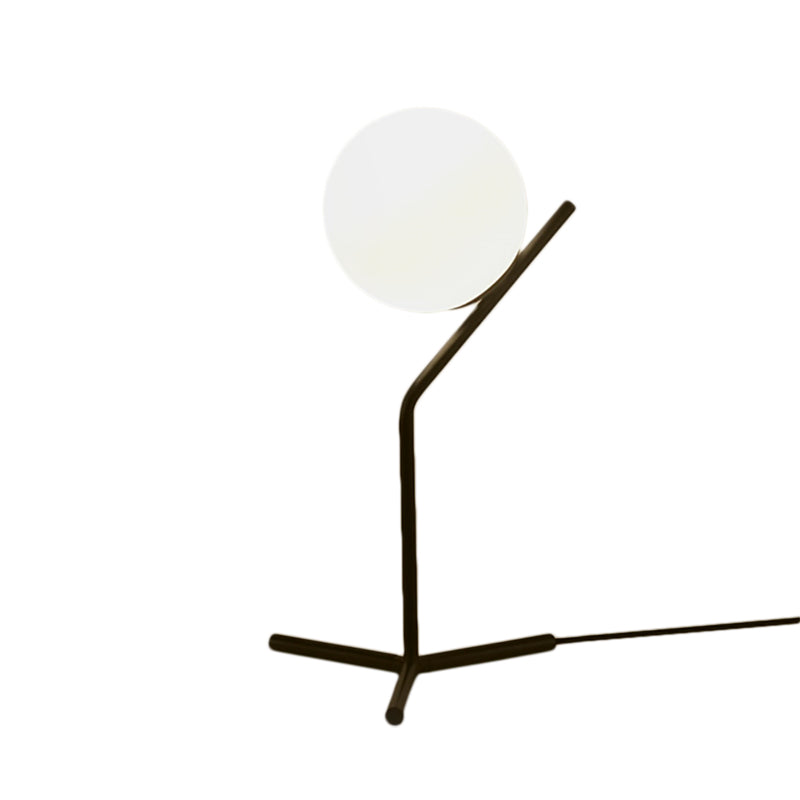 GlobeGlow - Modern Bordslampa med Vit Glaslamphuvud