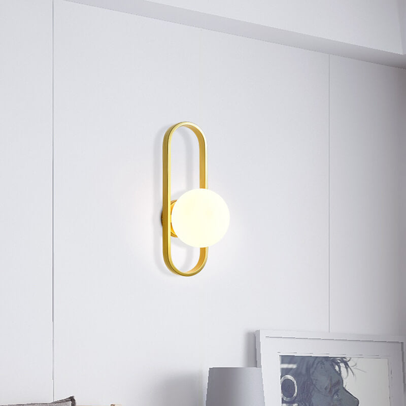 Ljuscirkel - Modern vägglampa med glaskula och cirkulärt design