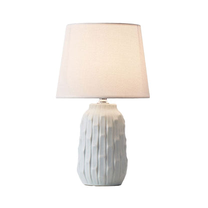 LustraForm - Modern Bordslampa med Avsmalnande Skärm