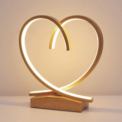 LoveNest – Trä-nattduksbord med hjärtformade accenter