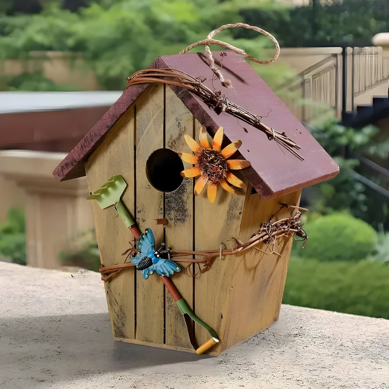 GardenPerch Nest - Dekorativt Trä Hängande Fågelhus