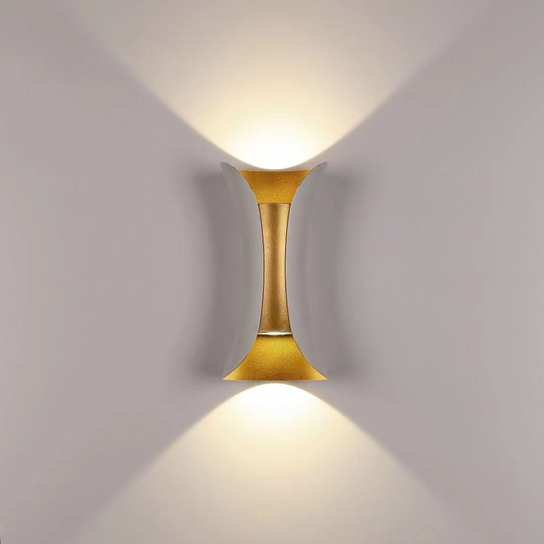 Vattentät LED Vägglampa | 7.9–11.8 x 3.9–4.7 tum | Aluminium &amp; Glas | IP65 Klassad Modern Utomhusbelysning | Brick by Brick