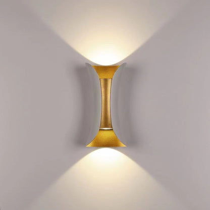 Vattentät LED Vägglampa | 7.9–11.8 x 3.9–4.7 tum | Aluminium &amp; Glas | IP65 Klassad Modern Utomhusbelysning | Brick by Brick