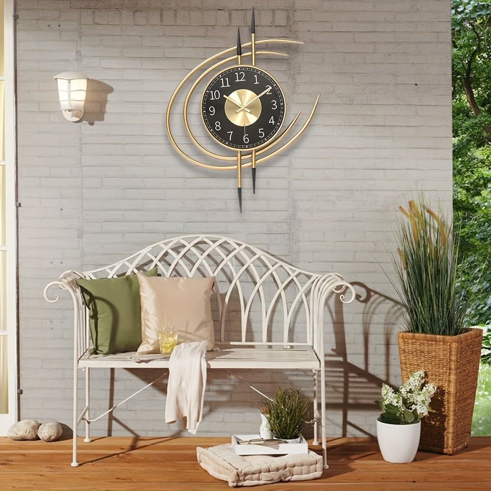 Carvallo – Tyst, konstnärlig väggklocka med skulpturell design i svart och guld