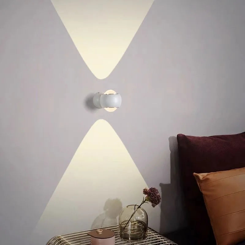 FlexBright – 180° Svängbar LED Vägglampa i Modernt Design