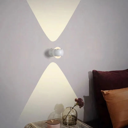 FlexBright – 180° Svängbar LED Vägglampa i Modernt Design
