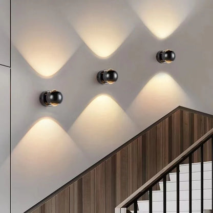 FlexBright – 180° Svängbar LED Vägglampa i Modernt Design