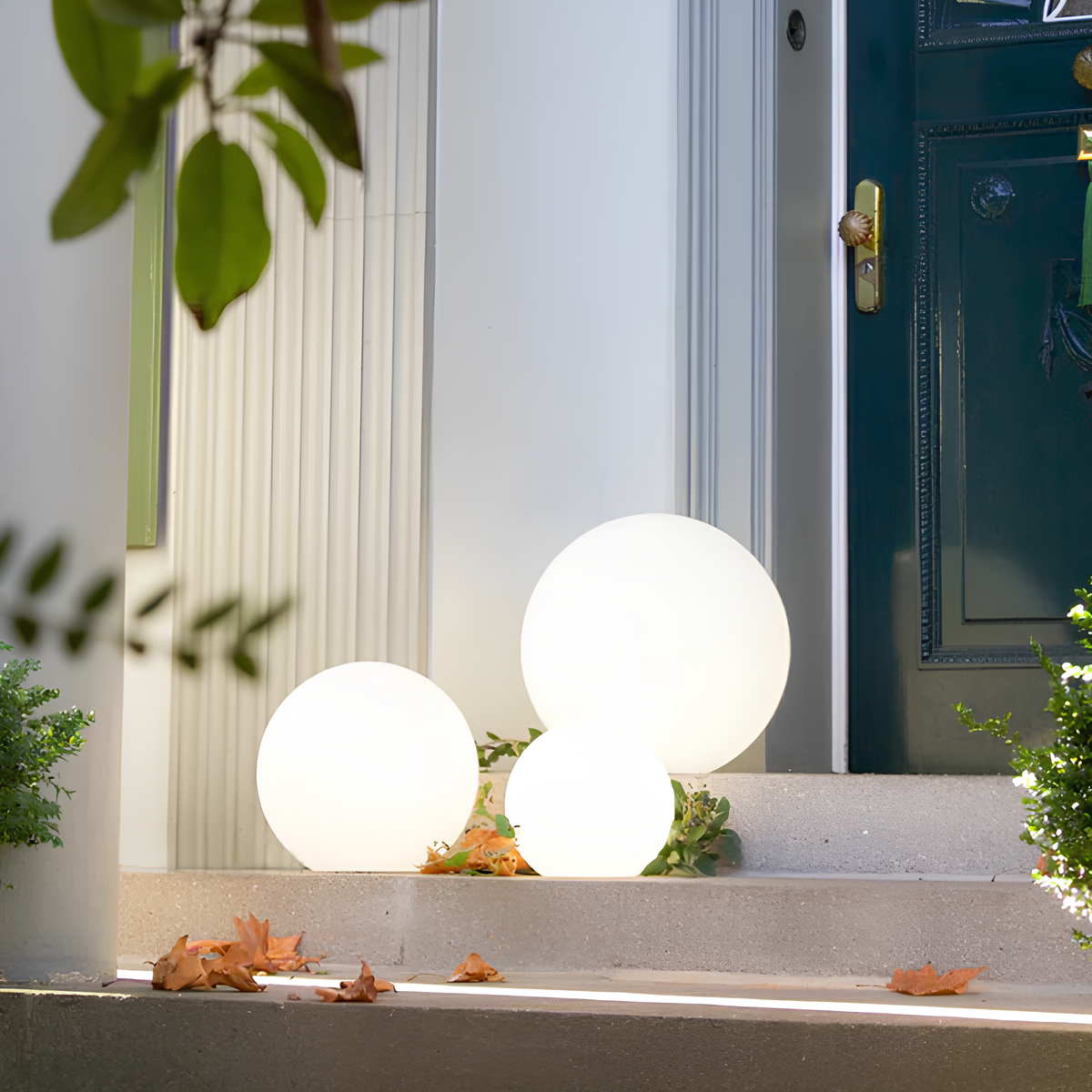 LightPebble – Stilren trädgårdsklotlampa