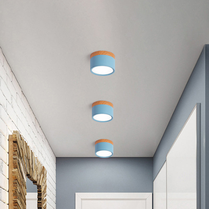 Klein Taklampa Macaron Metall Kök Bar Flush Mount Belysning i Gul/Blå/Svart och Trä
