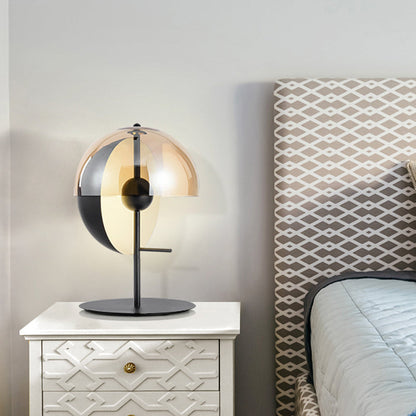 Globe Nattdukslamp - Modern Svart Bordslampa med Amber Glasöverdrag