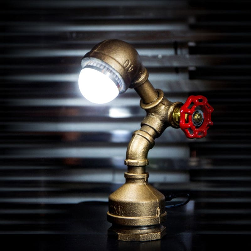 GlowBot - Unik Steampunk Robotlampa med Mässingskonstruktion