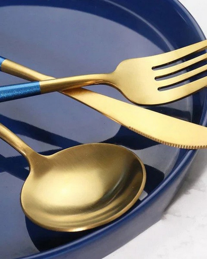 Carvallo Lumine – Lyxigt Bestickset med Guldaccenter och Matt Svarta Handtag