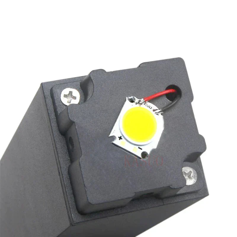 LuxeLight - Modern Utomhuslampa i Aluminium