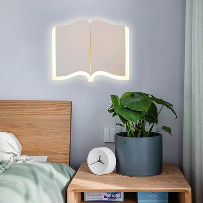 LichtHaus - Bokformad LED-vägglampa med järn