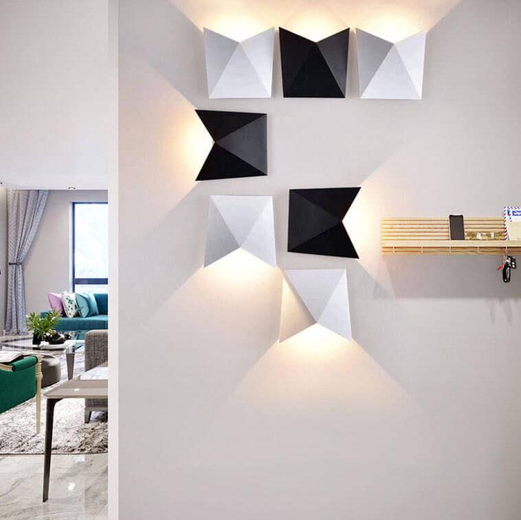 OrigamiGlow - Minimalistisk LED Vägglampa med Modernt Design