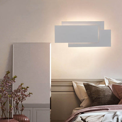 Minimalistisk fyrkantig, staplad LED-vägglampa i aluminium