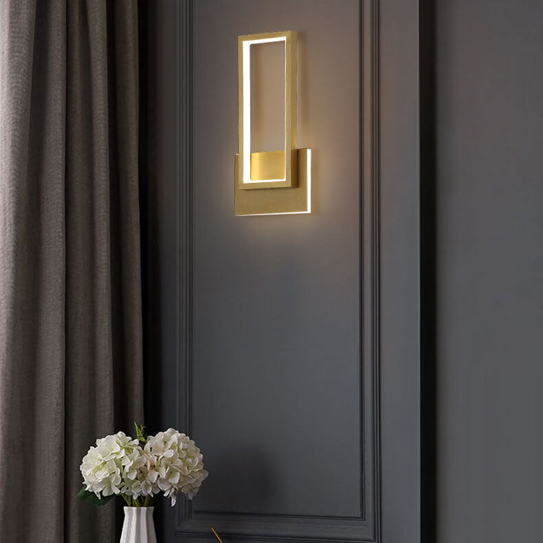 Modern minimalistisk LED-vägglampa i gyllene rektangulär form