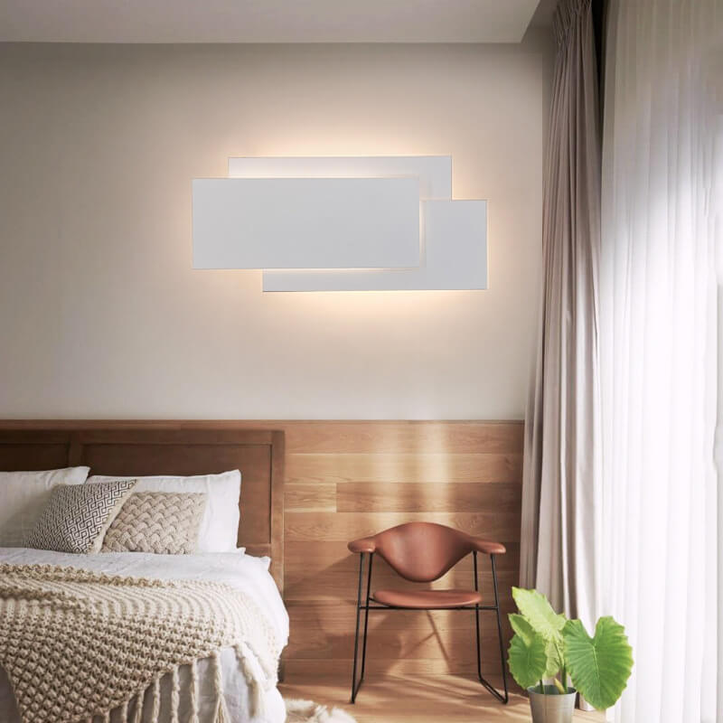 Minimalistisk fyrkantig, staplad LED-vägglampa i aluminium