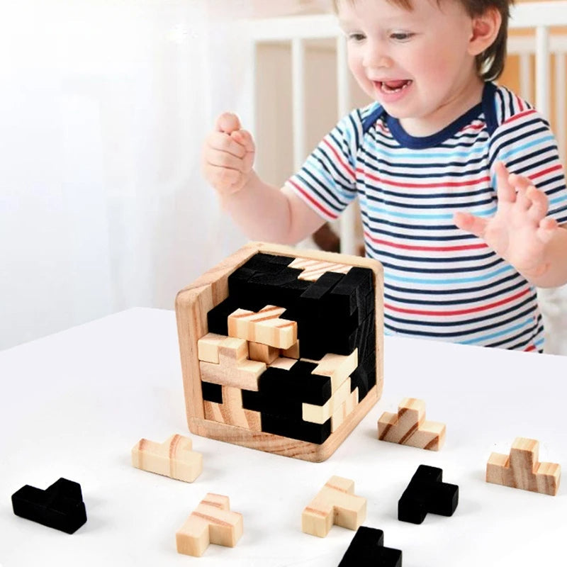 Barnens Tetris-spel och lärande kub gjord av trä