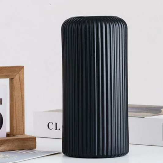 Carvallo – Modern dekorativ vas med kreativt randigt design för rumsdetaljer