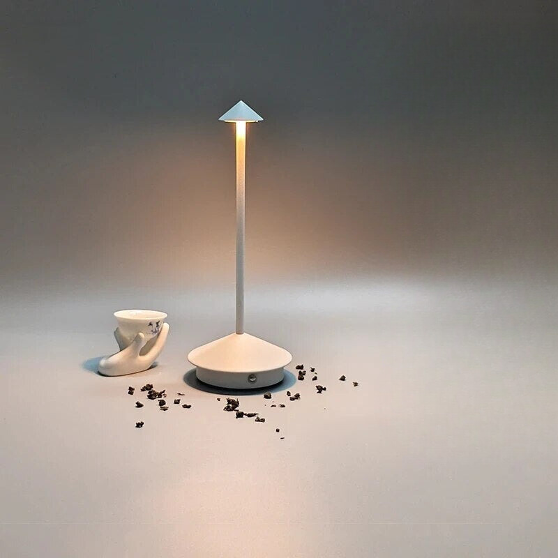 LumoArt Flair - Konstnärlig Bordslampa