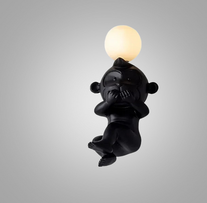 LekfullGlöd - Rolig Apa Vägglampa med Mjölkglas – Dekorativ LED Lampa