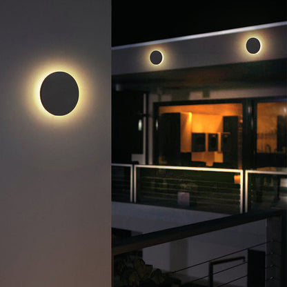 LunaGlow - Minimalistiska LED Vägglampor Svart Metall för Trädgård och Hall