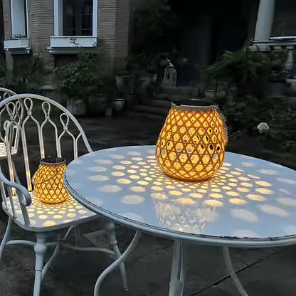 Carvallo – Miljövänlig sollampa med intrikata ljusmönster för varje rum