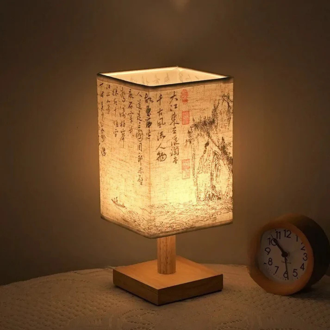 Liora | Modern LED-bordlampa med arkitektonisk silhuett
