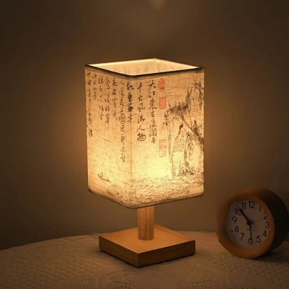 Liora | Modern LED-bordlampa med arkitektonisk silhuett
