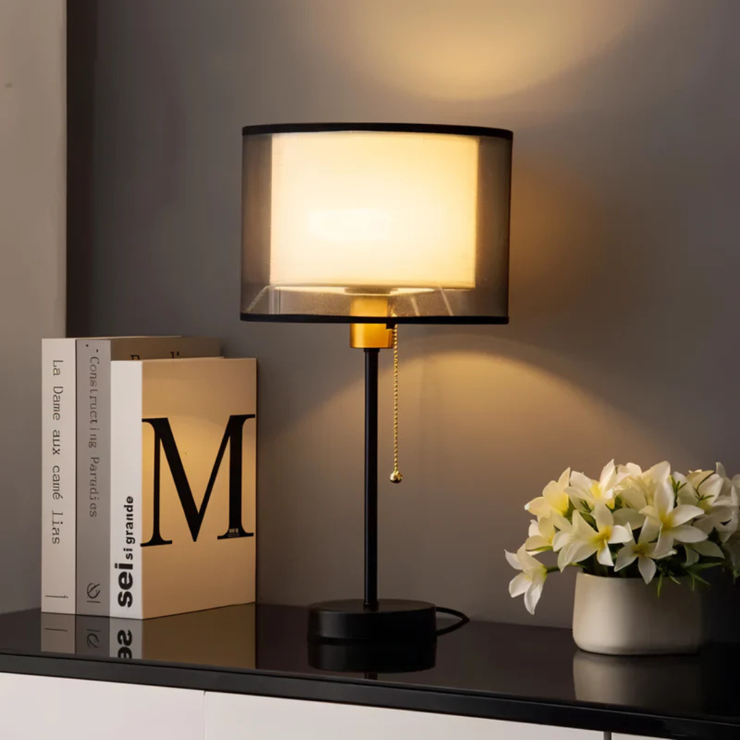 Lumis Dunea | Bordslampa med dubbelskiktad textilskärm i mjuk design