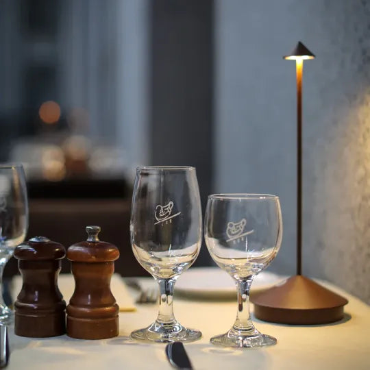 ZenLume - Minimalistisk LED Bordslampa | Vattentålig och Dimbara Trådlös Belysning