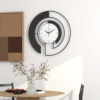 GeoClock - Tyst Geometrisk Väggklocka i Svart Metall