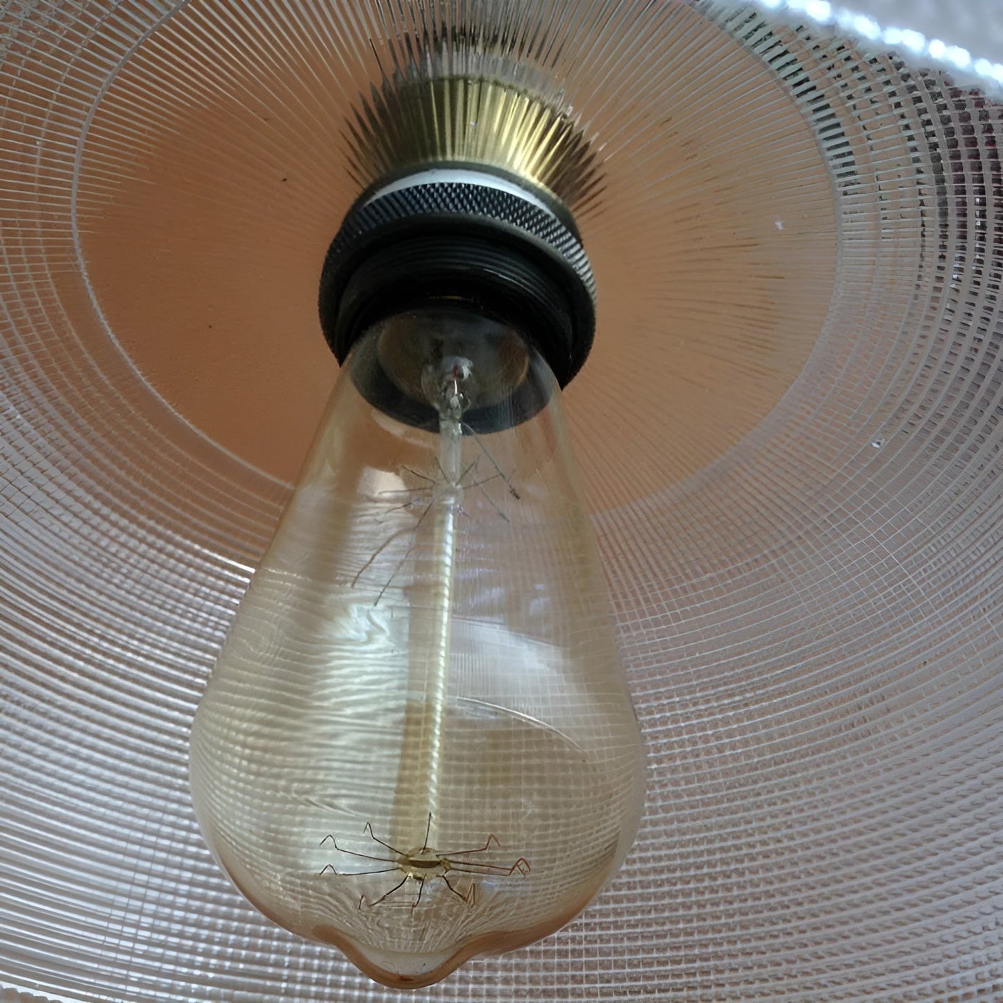 Retro pendel ljus av glas – Stilig hängande lampa för mysiga utrymmen