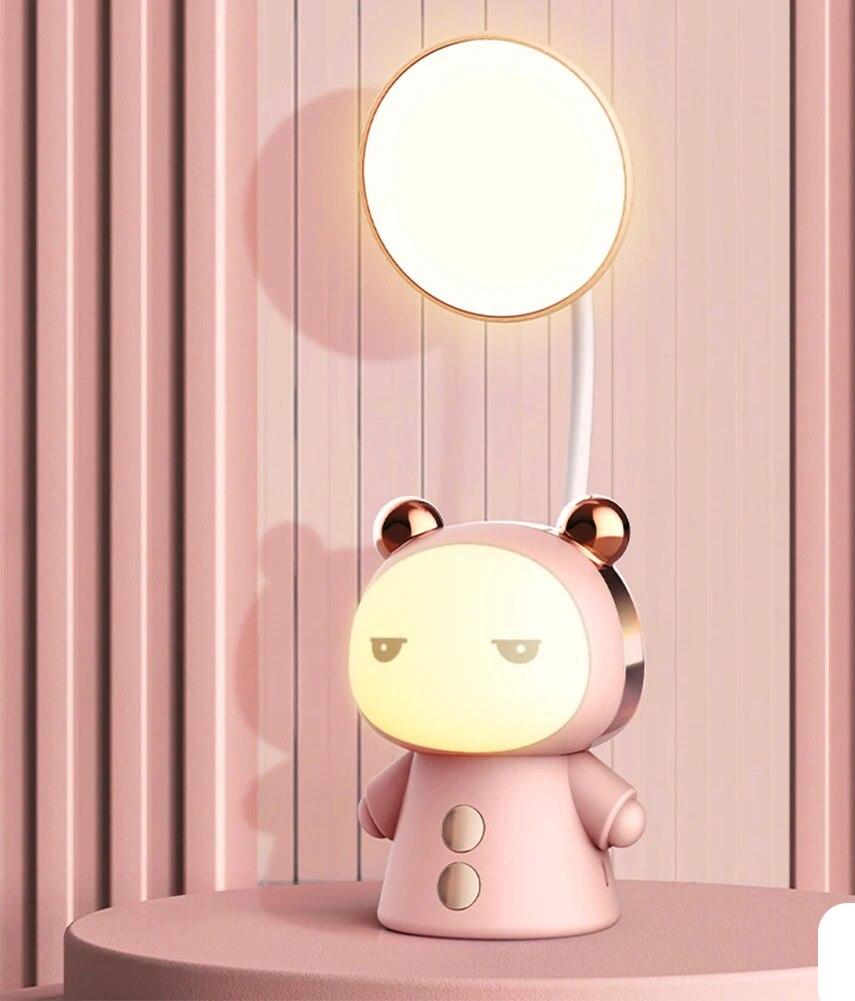 GlowKids - LED Tecknad Tävlingslampa för Barn – Dimbar Nattlampa med USB Laddning, Kreativ Design