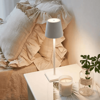 LuxoLite - Elegant trådlös bordslampa