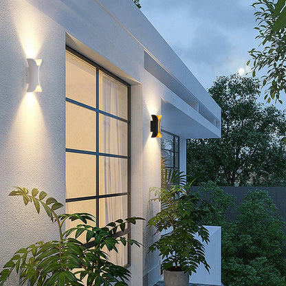 Vattentät LED Vägglampa | 7.9–11.8 x 3.9–4.7 tum | Aluminium &amp; Glas | IP65 Klassad Modern Utomhusbelysning | Brick by Brick