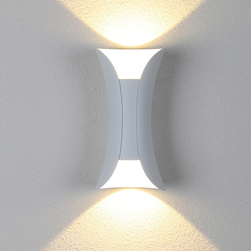 Vattentät LED Vägglampa | 7.9–11.8 x 3.9–4.7 tum | Aluminium &amp; Glas | IP65 Klassad Modern Utomhusbelysning | Brick by Brick