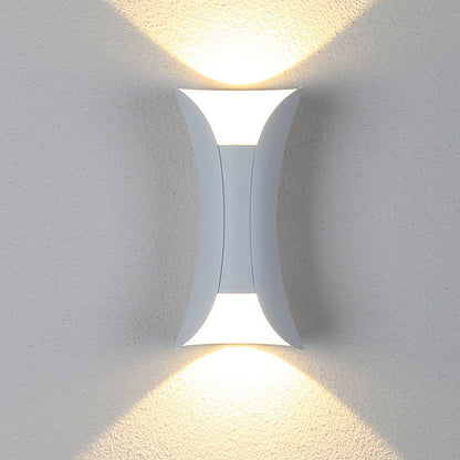Vattentät LED Vägglampa | 7.9–11.8 x 3.9–4.7 tum | Aluminium &amp; Glas | IP65 Klassad Modern Utomhusbelysning | Brick by Brick