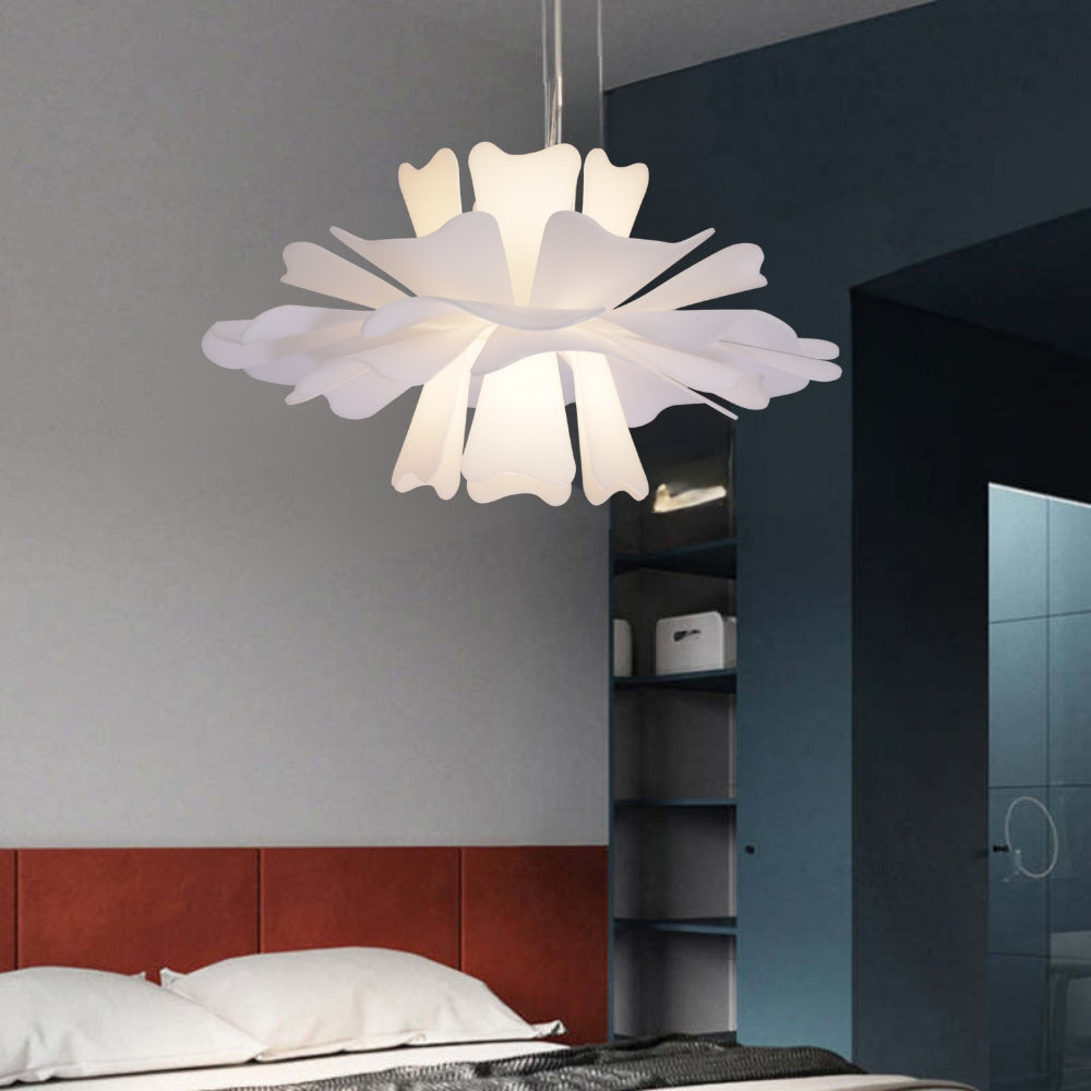 Petalia - Elegant Vit Taklampa i Metall