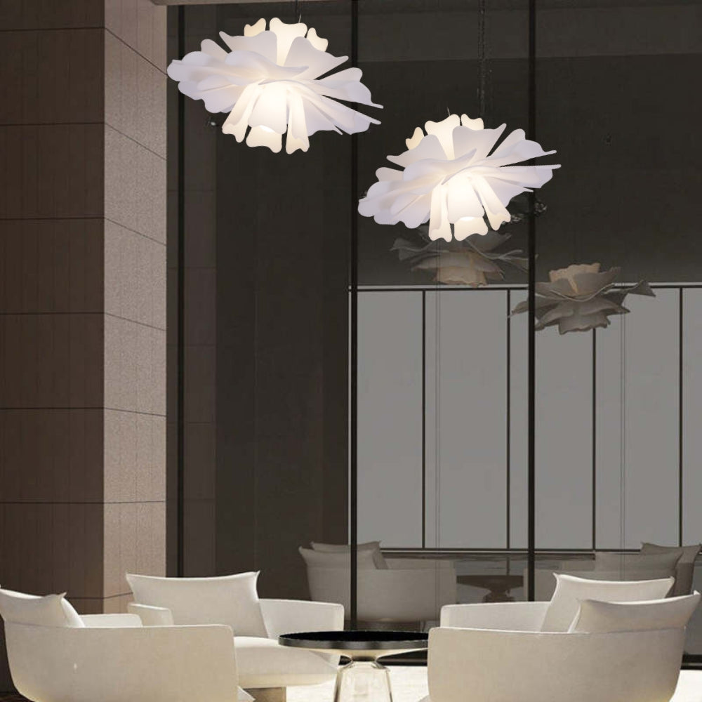 Petalia - Elegant Vit Taklampa i Metall