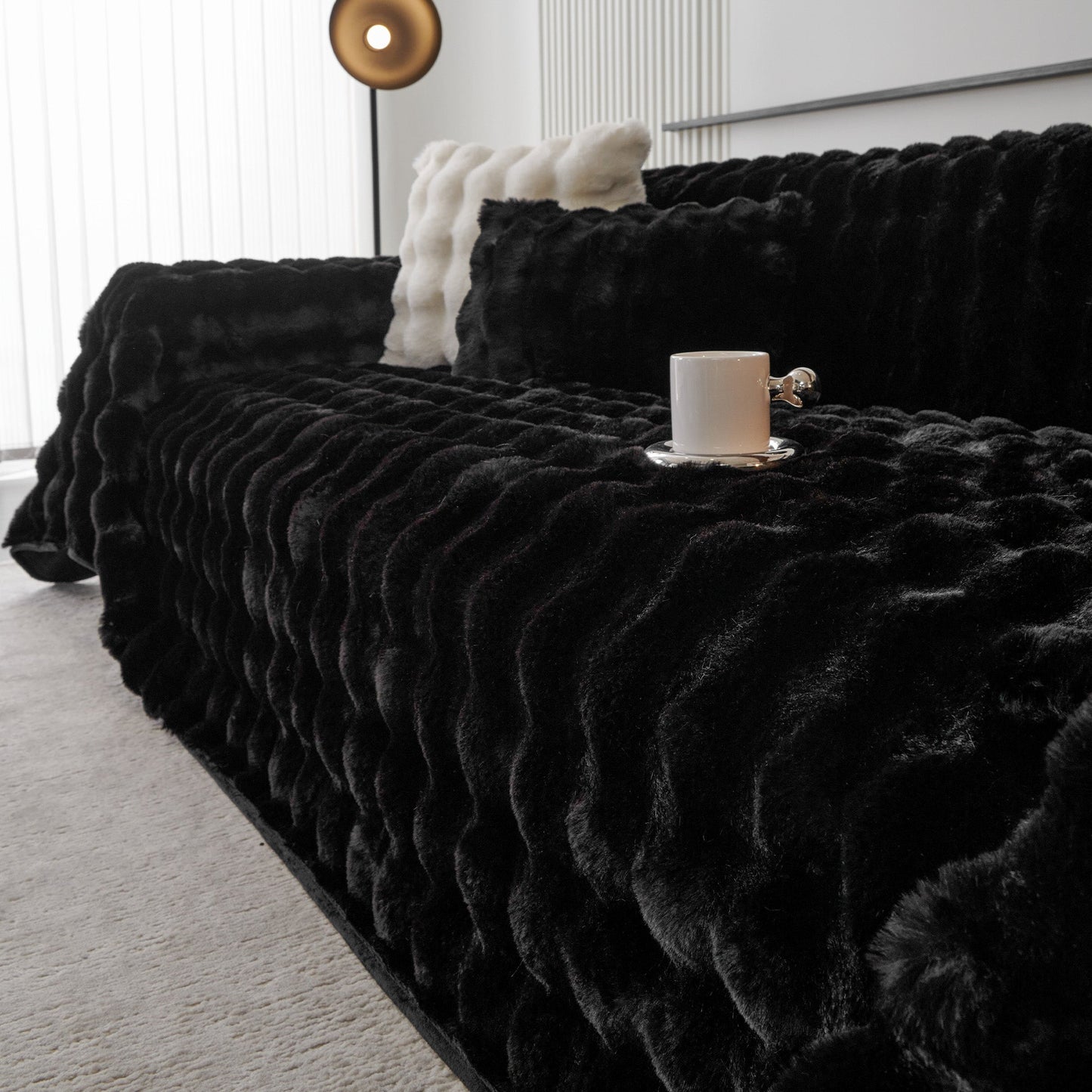 Luxe Ripple Faux Fur Sofföverdrag - Modernt, Stilrent & Hållbart Soffaskydd