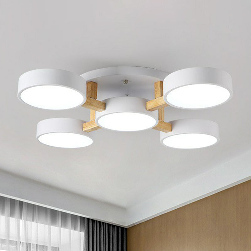 LED Taklampa med Modern Design i Trä