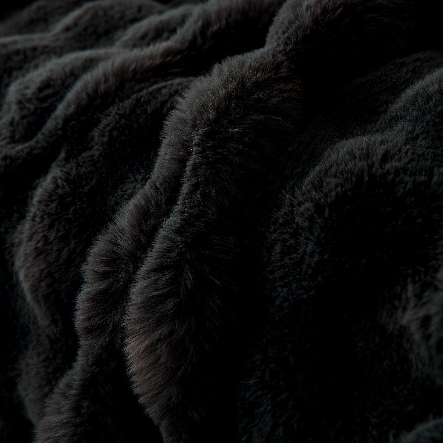 Luxe Ripple Faux Fur Sofföverdrag - Modernt, Stilrent & Hållbart Soffaskydd