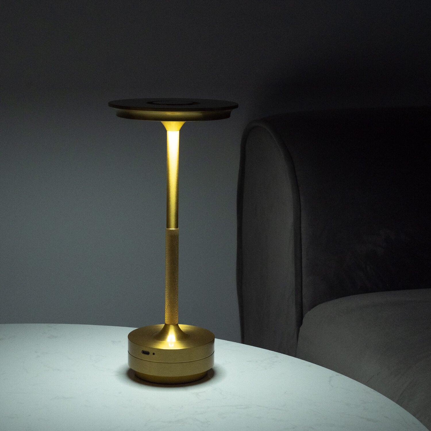 Ambient Metallic Trådlös Bordslampa