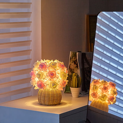 FloraGlow - Art Deco USB Rosatablett med Polerad Bas och Glödlampa