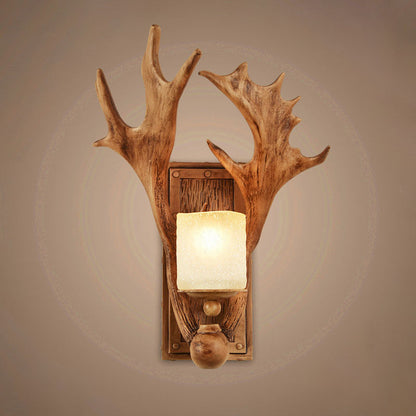 RusticAntler - Rustik Vägglampa med En Glödlampa