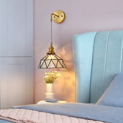Aquarius - Modern vägglampa med vattenrippleglas och kupolform