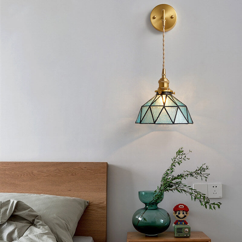 Aquarius - Modern vägglampa med vattenrippleglas och kupolform